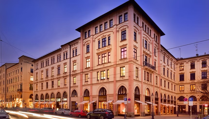 Brunello Cucinelli Multi-City Strategy